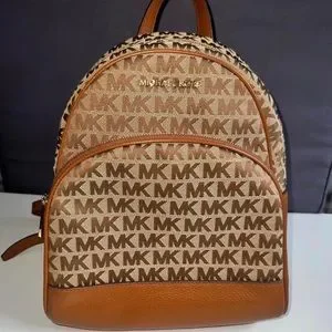 MICHAEL Michael Kors | Bags | Michael Kors Mini Abbey  display picture 1